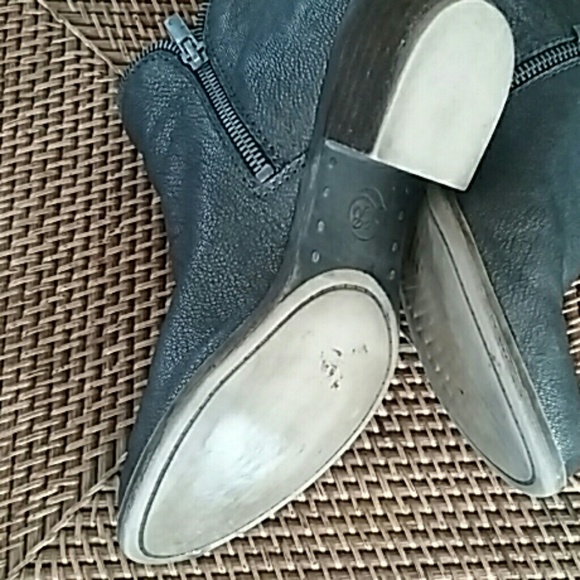 LUCKY BRAND BOOTIES - Picture 6 of 6